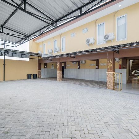 Hotel Reddoorz Syariah Near Rsud Dr Iskak Tulungagung Kedungwaru Exterior foto