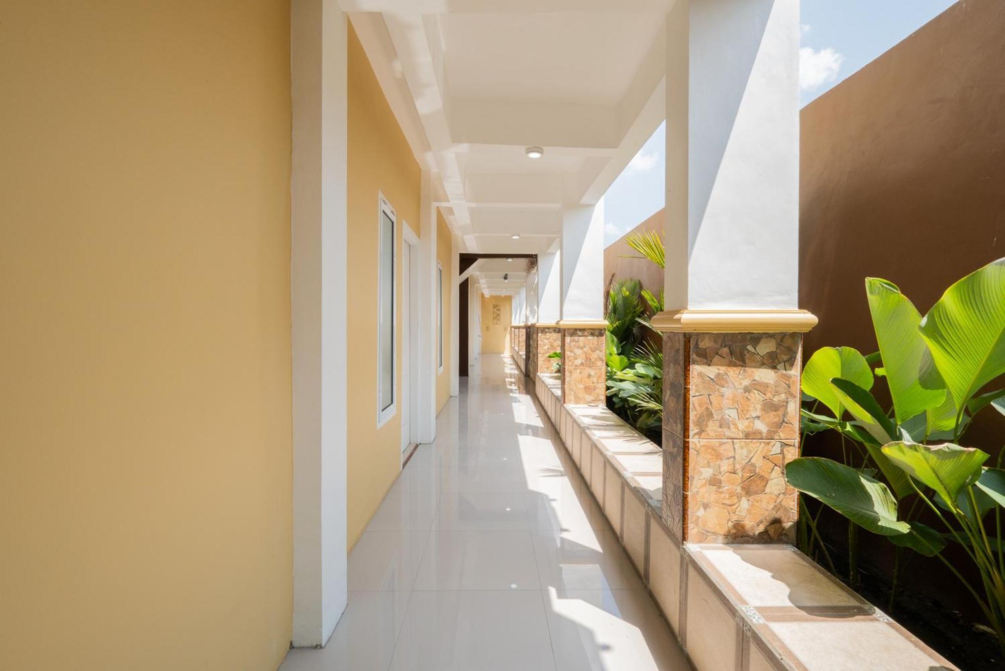 Hotel Reddoorz Syariah Near Rsud Dr Iskak Tulungagung Kedungwaru Exterior foto