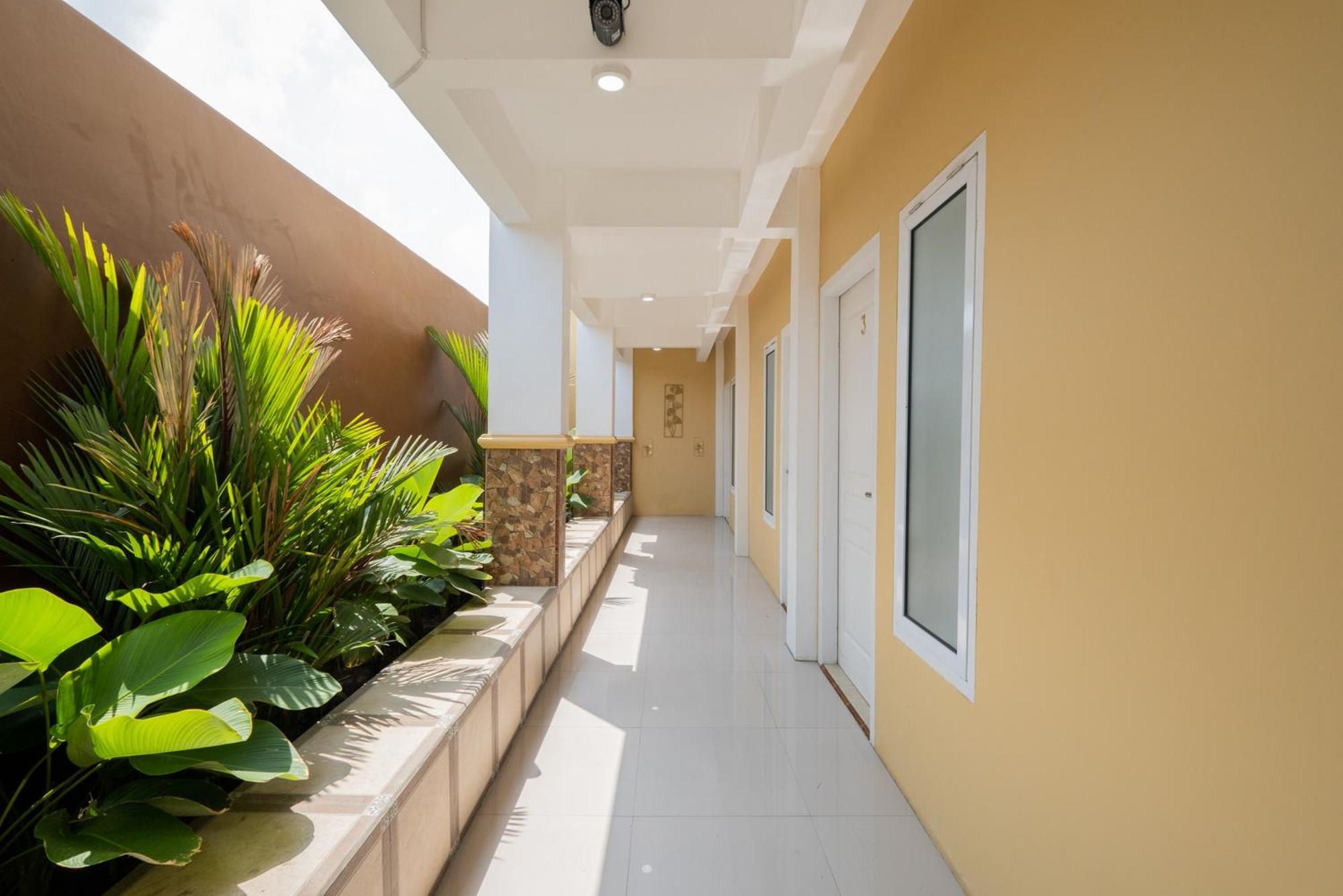 Hotel Reddoorz Syariah Near Rsud Dr Iskak Tulungagung Kedungwaru Exterior foto